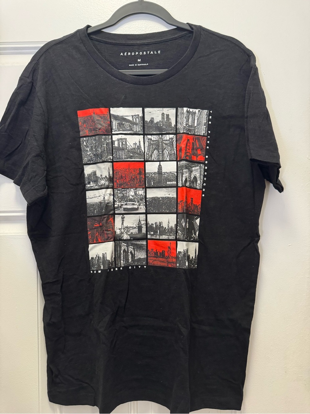 Aeropostale Black Short-Sleeve Tee with Red & Gray Photo Grid 0288